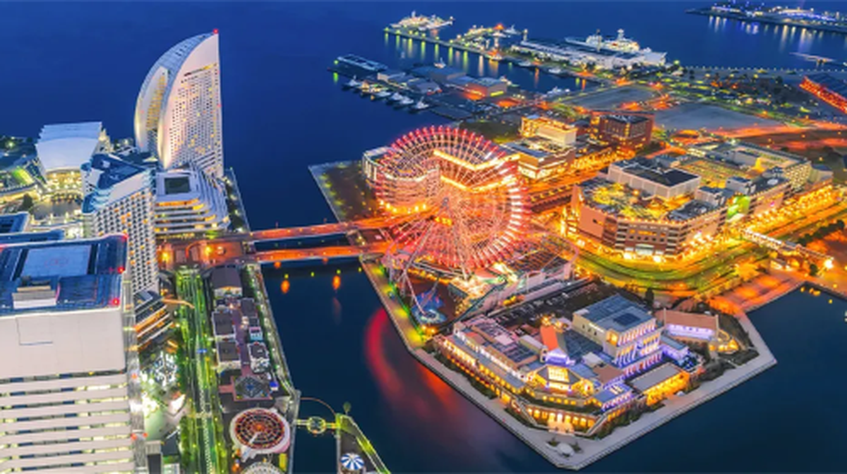 Kamakura Youth Memories + Enoshima + Yokohama Red Brick Warehouse Night View 1-day Tour with Enoshima Electric Railway Experience Day Tours - Main Image