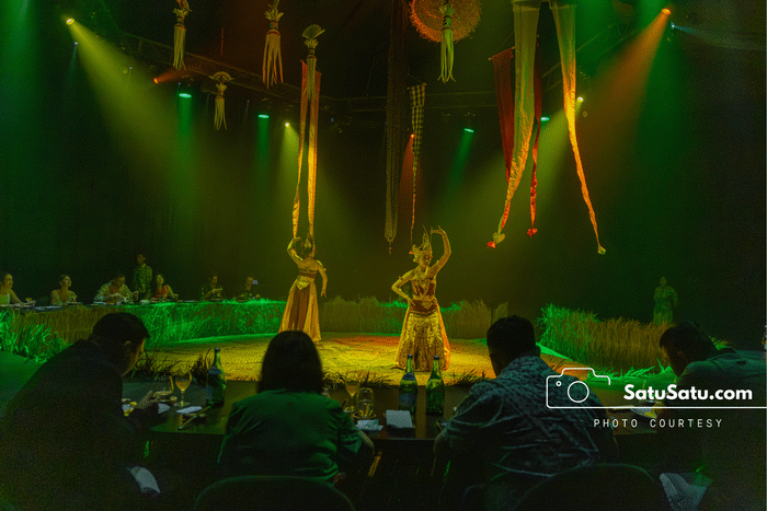 Gajah Putih Theatrical Dining Experience in Ubud