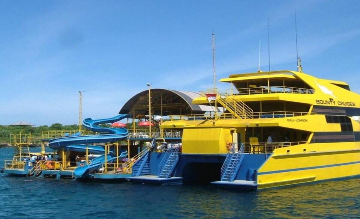 Bali: Bounty Cruise Dinner Program with Private Transfers - Main Image