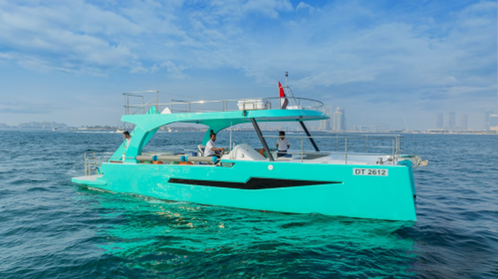 Dubai Yacht: 40ft Jump Party Boat Private Yacht Tour Transport Passes - Main Image