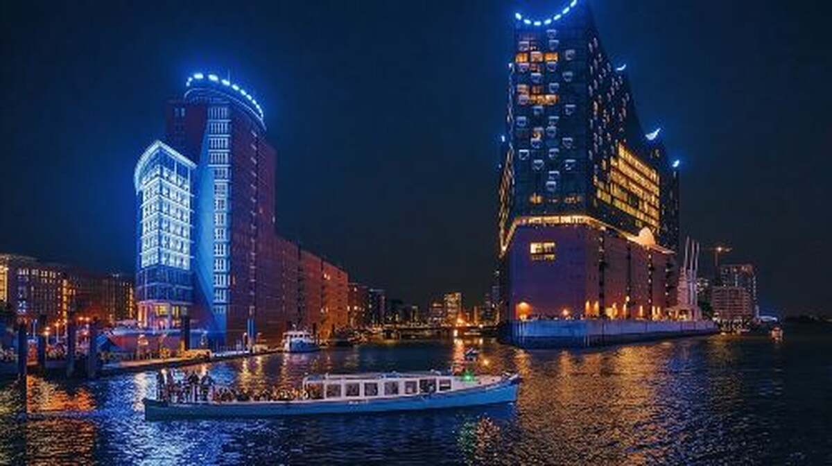 Great light trip 90 minutes in the port of Hamburg - Main Image