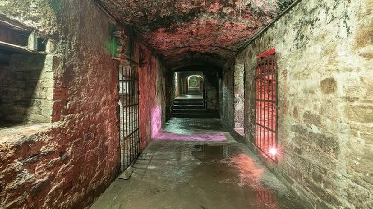 Underground Vaults Walking Tour in Edinburgh Old Town Day Tours - Main Image