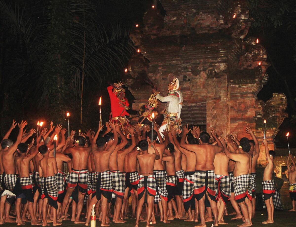 Regular Performances - Main Image