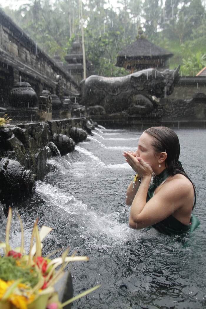 b4e90f10-9290-443d-9f07-c33999dd12e3_alt