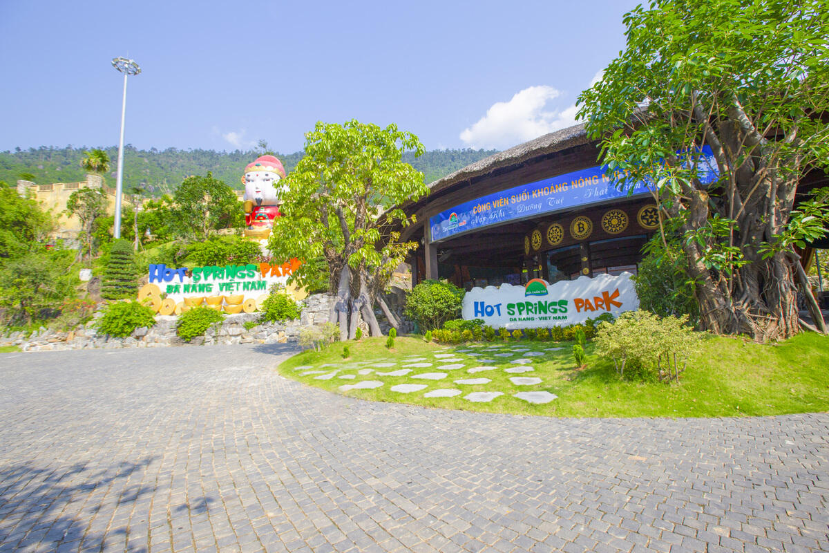 Than Tai Hot Spring Park Ticket - Main Image
