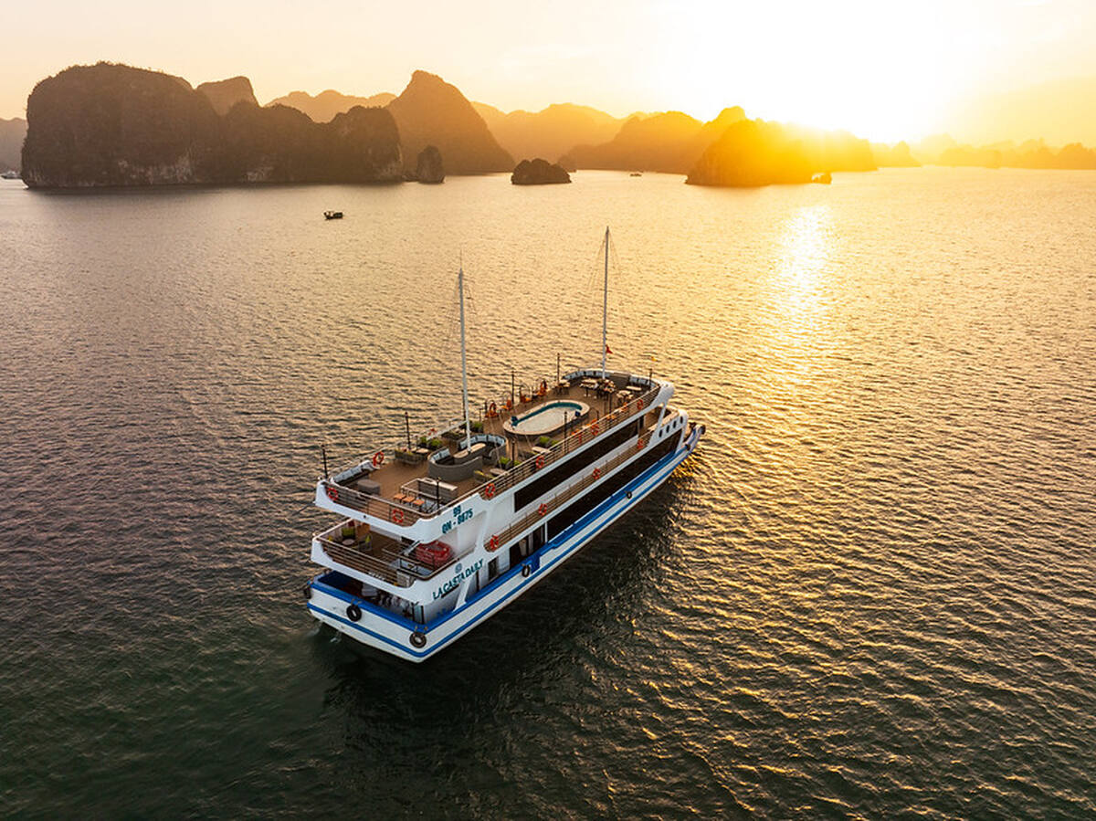 La Casta Cruise - Ha Long Bay Full Day Tour - Main Image