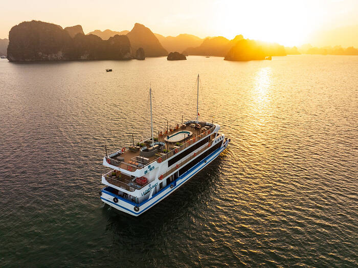 La Casta Cruise - Ha Long Bay Full Day Tour - Main Image