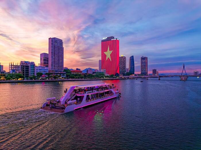 Han River Night by Poseidon Cruise - Main Image