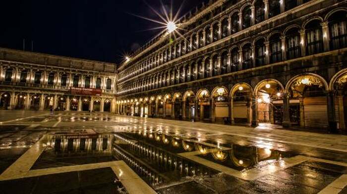 Bridge of Sighs + St. Mark's Square + Doge's Palace + Burano + Grand Canal + Ponte di Rialto Day Tours - Main Image