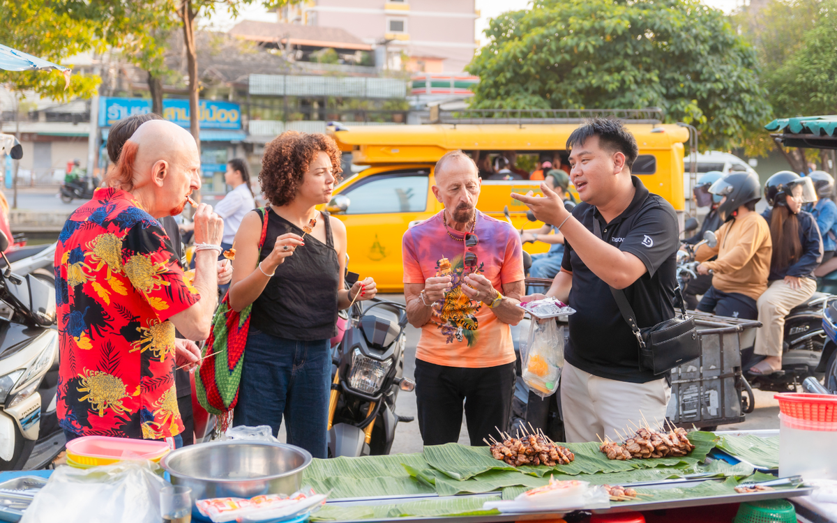 Chiang Mai After Dark: Golden-lit Temples & Lanna Food Trail - Main Image