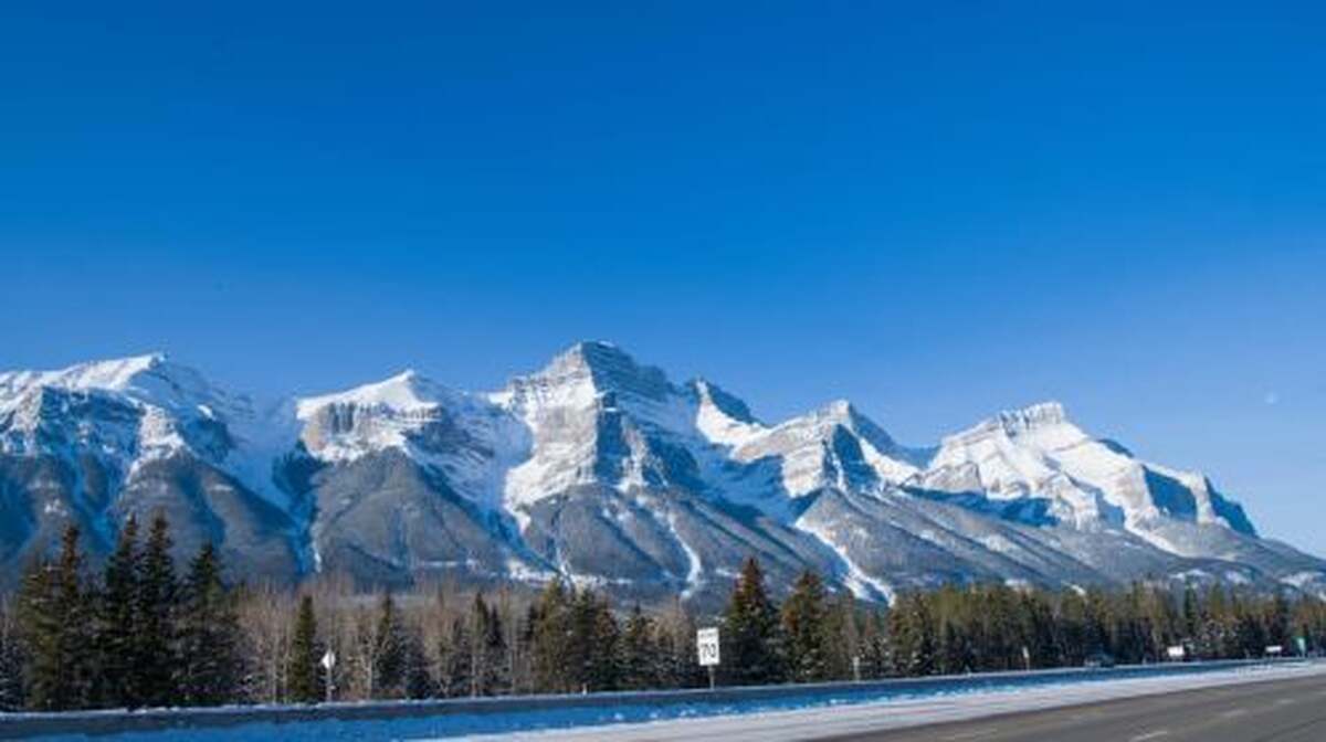Minnewanka/Banff Gondola/Johnston Canyon/Moraine Lake Louise Day Tours - Main Image