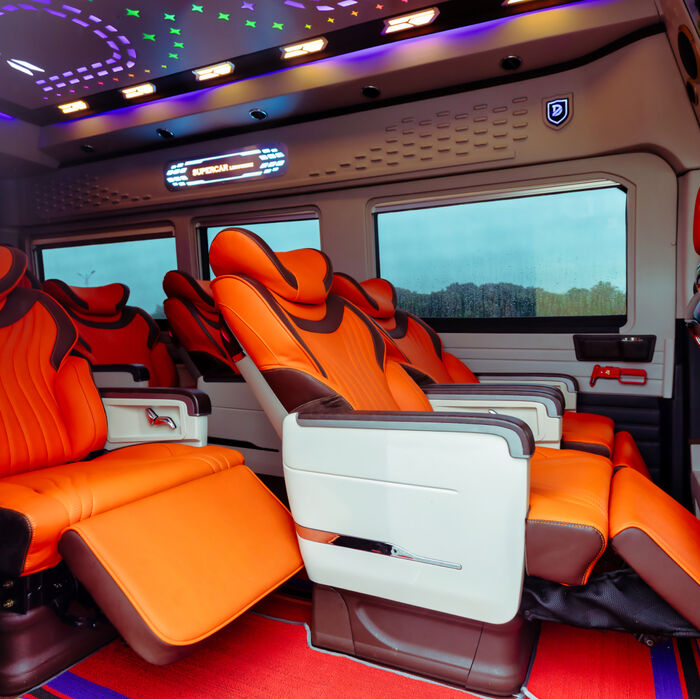 Phu Quoc Luxury VIP Family Car – 10-Seater Private Limousine Charter - Main Image