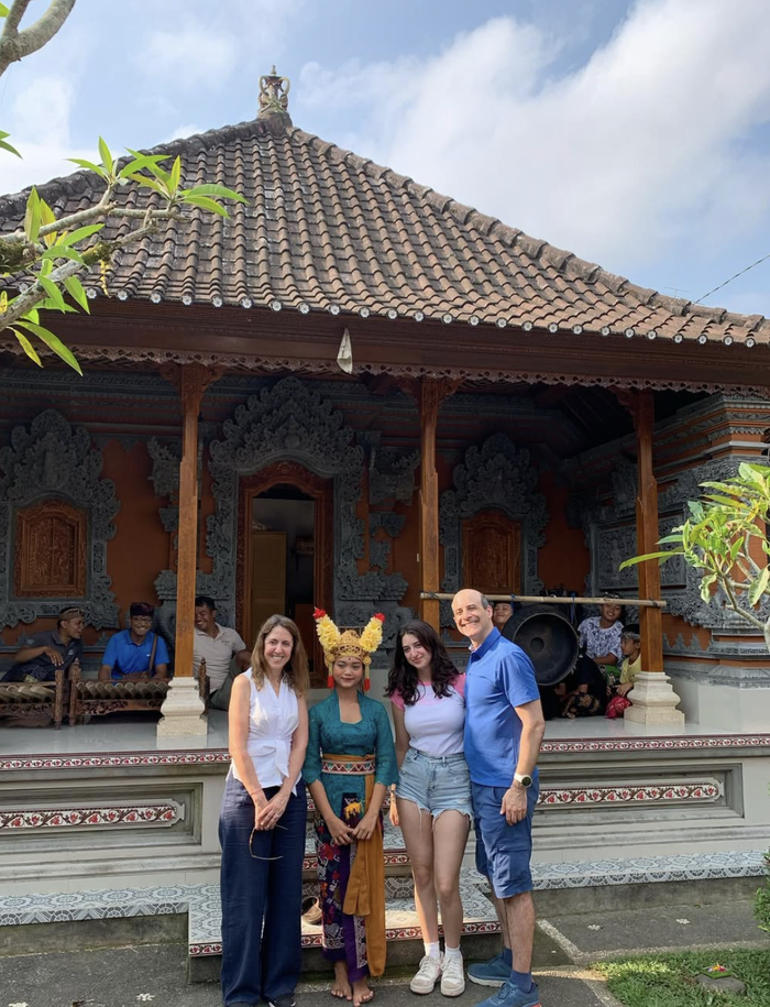 a126bdc5-2974-437c-8654-e22cfac6603d_alt