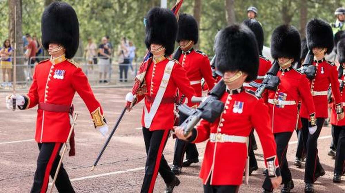 London: Big Ben, Churchill War Rooms & Buck'ham Palace Tour Day Tours - Main Image