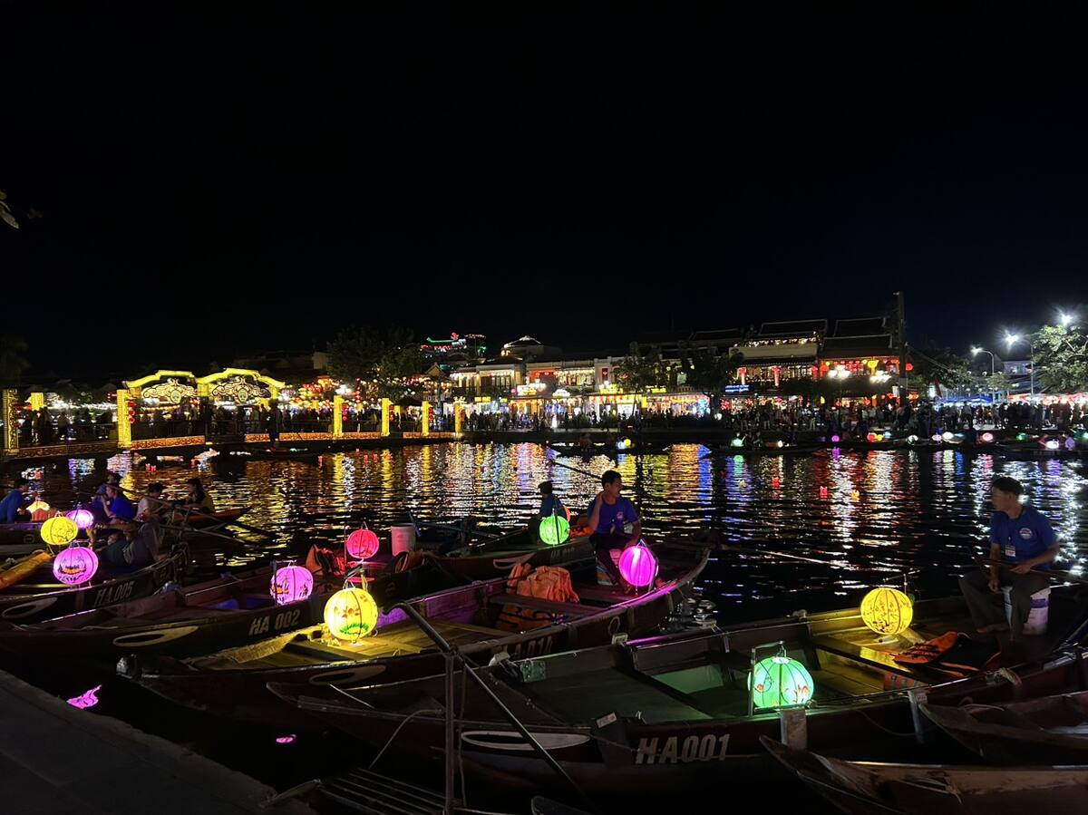Boat Ride at Hoai River + Free Lantern + Foot Massage at Villa De Spa (Discount 50%) - Main Image