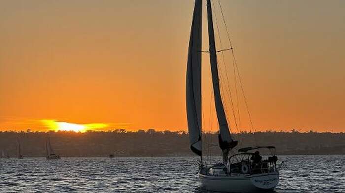 Deluxe Sunset & Day Sail Small Group Day Tours - Main Image