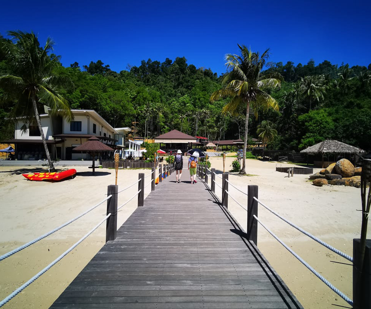 Dreamer Island Day Trip Diving with Lunch & Hotel Transfer - Main Image