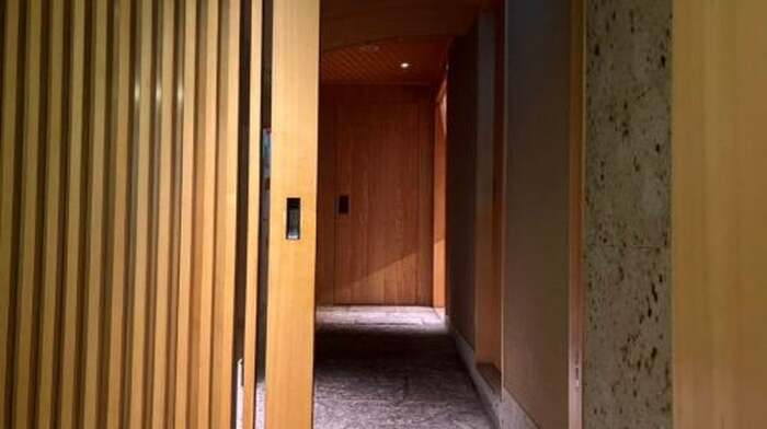 168 Japan Tokyo trending popular food restaurant Sushi House - Main Image