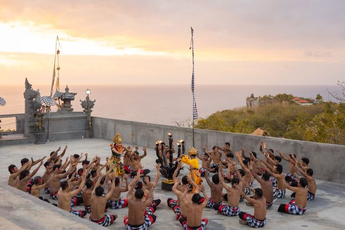 ea241801-064a-423b-b17b-f5a694364409_alt