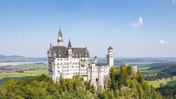 Premium Neuschwanstein Castle and Linderhof VIP Tour from Munich Day Tours - Main Image