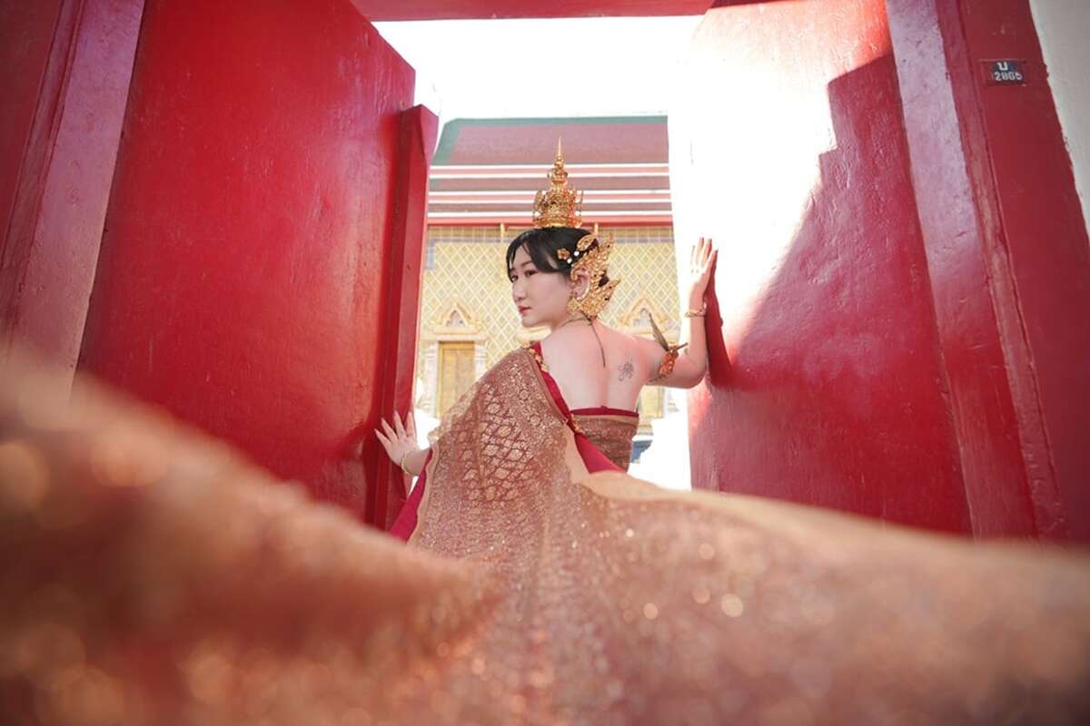 Thai Glam Studio, Thai Costume Rental at Wat Arun - Main Image