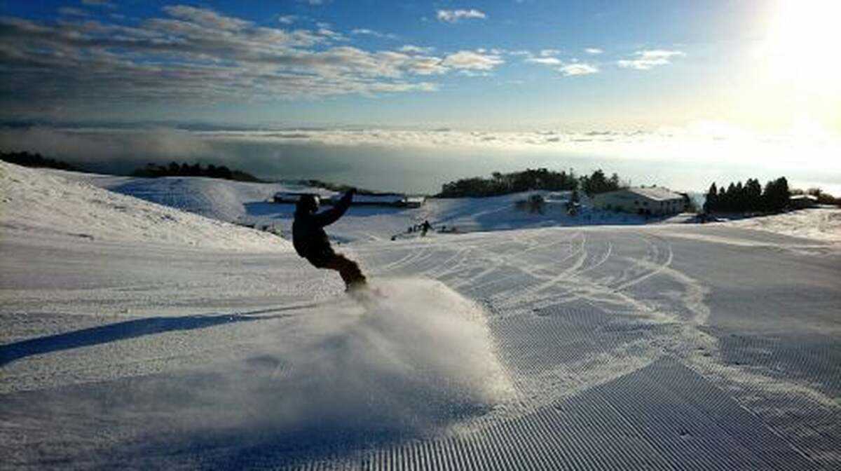 Hakodateyama Ski Resort one-day tour from Osaka - Main Image