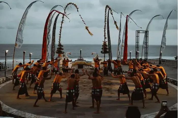 1c01cae0-ce5b-4d25-9de3-6e8e88777590_alt