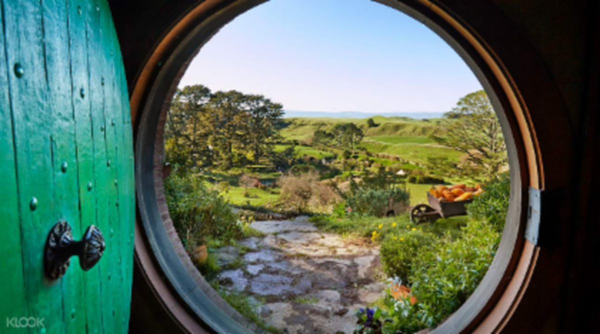 Hobbiton Movie Set Tour - Main Image