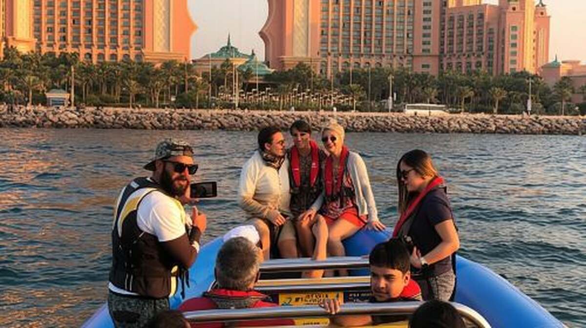 Dubai: Guided Speedboat Tour with City Sights & Ice Cream. Day Tours - Main Image