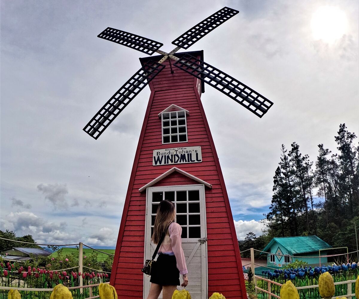 Sosodikon Hill Hiking, Desa Cattle Dairly Farm, & Sky-Mirror Photography 1 Day Tour - Main Image