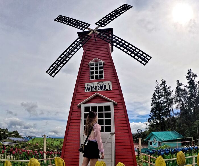 Sosodikon Hill Hiking, Desa Cattle Dairly Farm, & Sky-Mirror Photography 1 Day Tour - Main Image