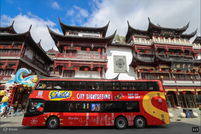 Shanghai Hop-on Hop-off Double-Decker Sightseeing Bus transfer the bund, yu garden, Oriental Pearl Tower - Main Image