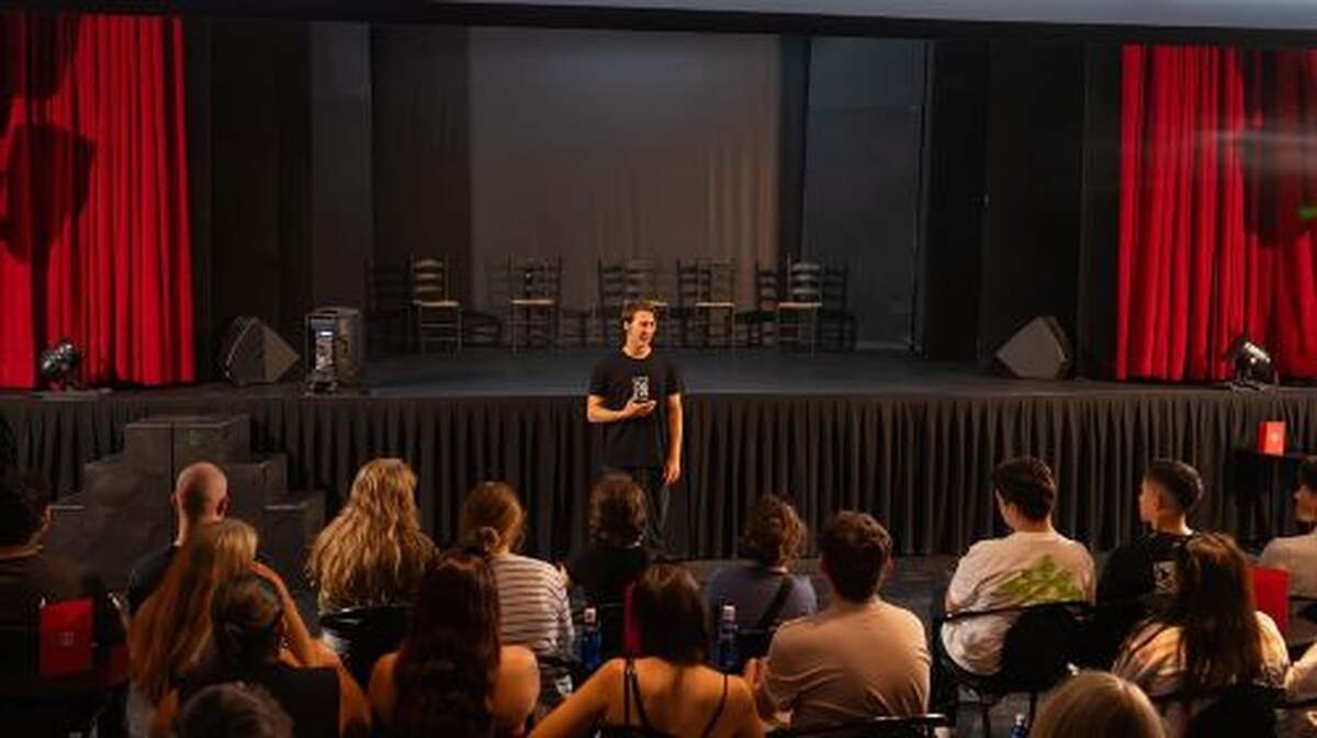 Seville: Flamenco Dance Class for Beginners at the Teatro Flamenco Day Tours - Main Image