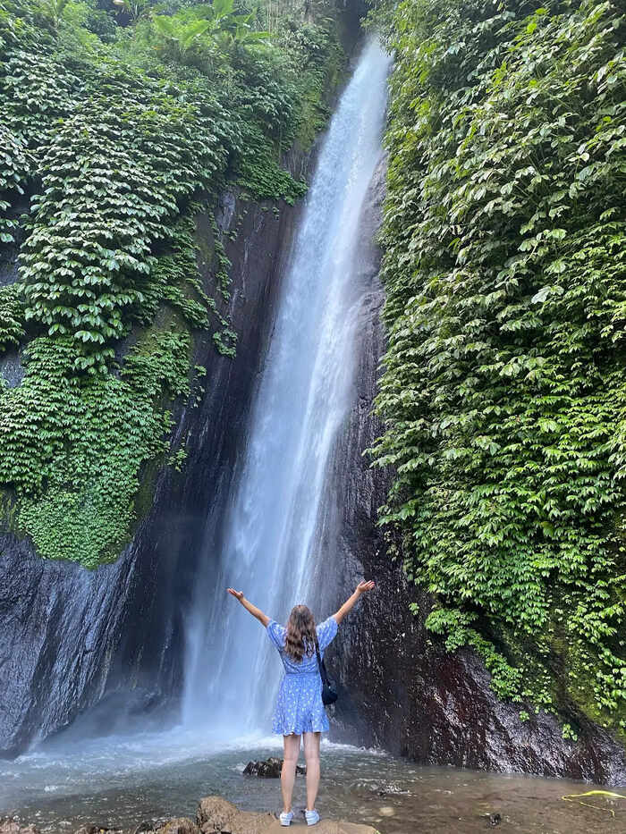 2b53958a-5229-4011-9fe9-1ee1425888ec_alt