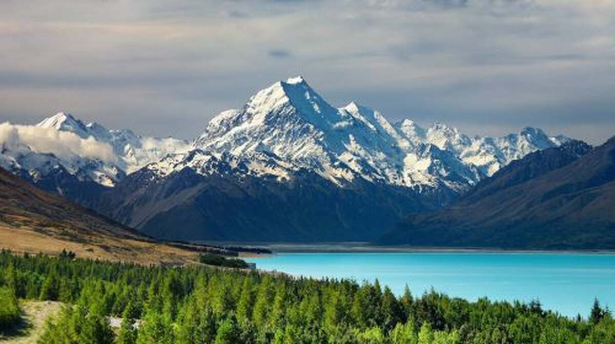 New Zealand South Island Sightseeing Bus Day Tour (One-Way): Queenstown - Aoraki / Mount Cook / Aoraki / Mount Cook - Queenstown Full View Sightseeing Bus Tour - Main Image