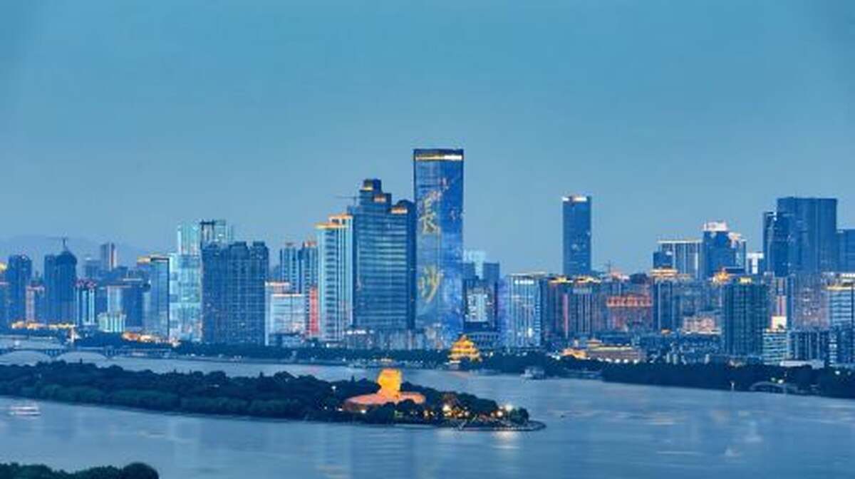 Hunan Museum + Orange Isle + Yuelu Academy + Autumn-Admiring Pavilion Changsha Pure Play Small Group 1-day Tour Day Tours - Main Image
