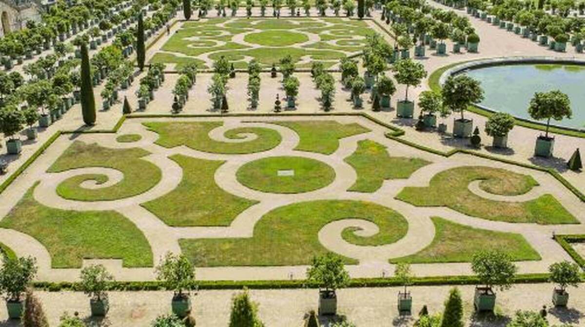 Palace of Versailles: Trianon Estate Access + Audio Tour + Transport Day Tours - Main Image
