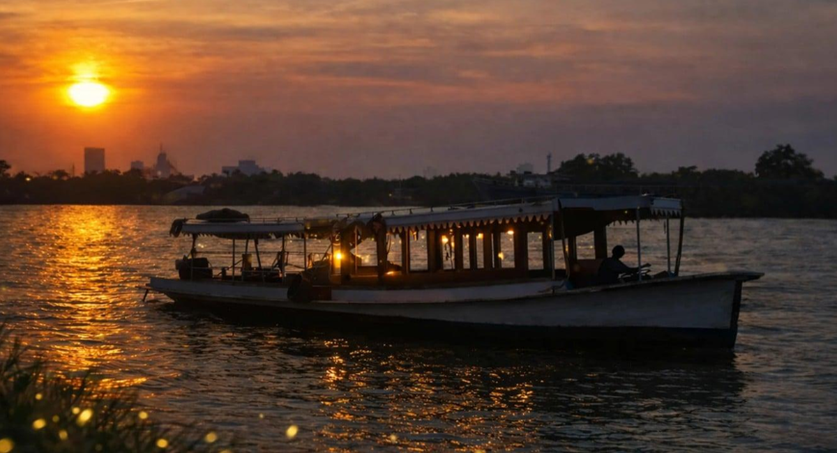 Join Tour Bangkok: Firefly Boat with Large Boat (Meeting Point at Exit 4 of MRT Queen Sirikit Station) - Main Image