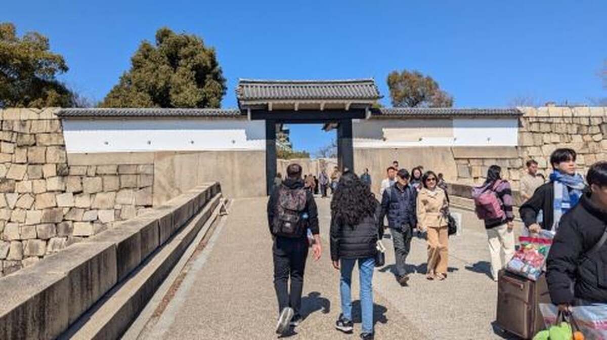Osaka: Osaka Castle Guided Tour with Local Guide Day Tours - Main Image