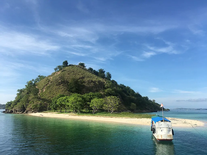 Full Day Trip Labuan Bajo By East Cruise - Main Image