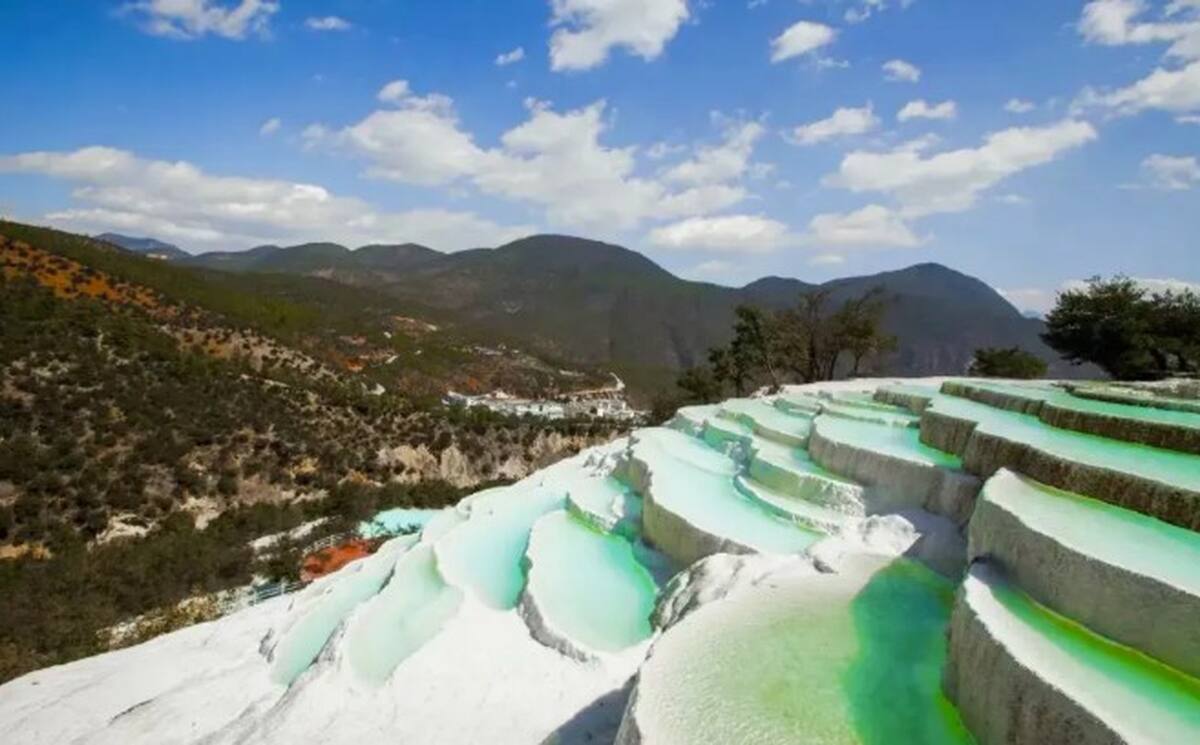 Lijiang to Shangri-La Scenic Drive - Tiger Leaping Gorge, Haba Snow Mountain, White Water Terrace - Main Image