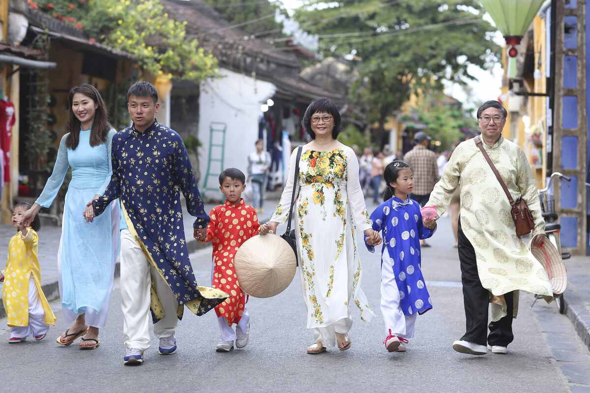 Experience Ao Dai Photoshoot in Hoi An - Main Image