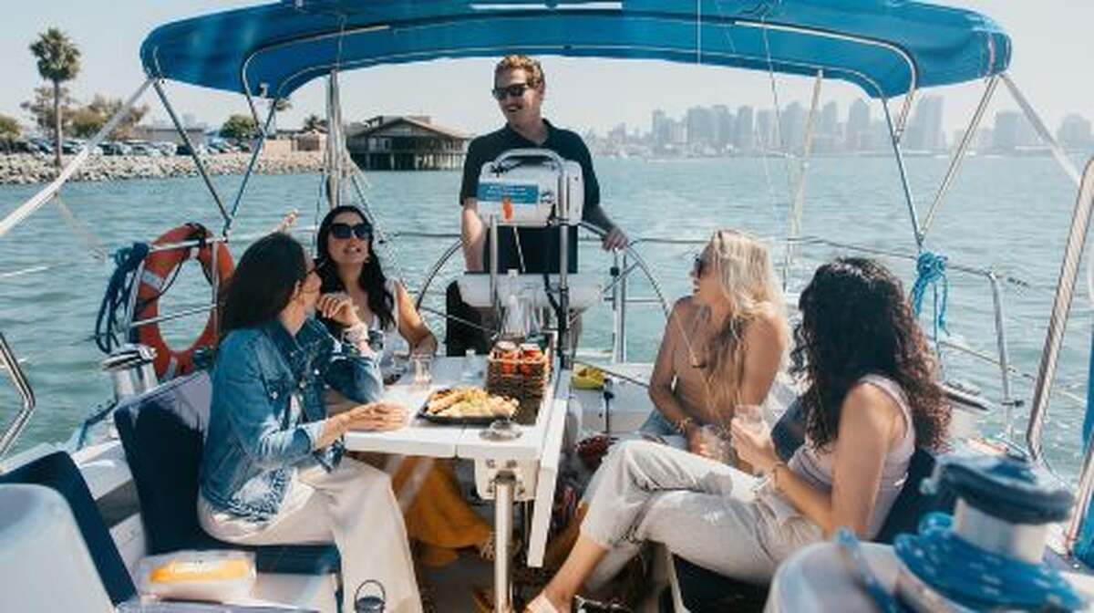 San Diego: San Diego Bay Sunset & Daytime Sailing Experience Day Tours - Main Image