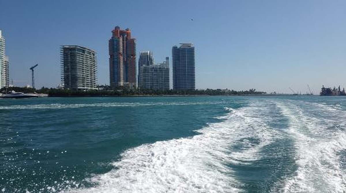 Miami Biscayne Bay: Sunset Boat Cruise & Millionaire Homes Day Tours - Main Image