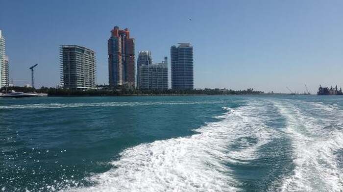 Miami Biscayne Bay: Sunset Boat Cruise & Millionaire Homes Day Tours - Main Image