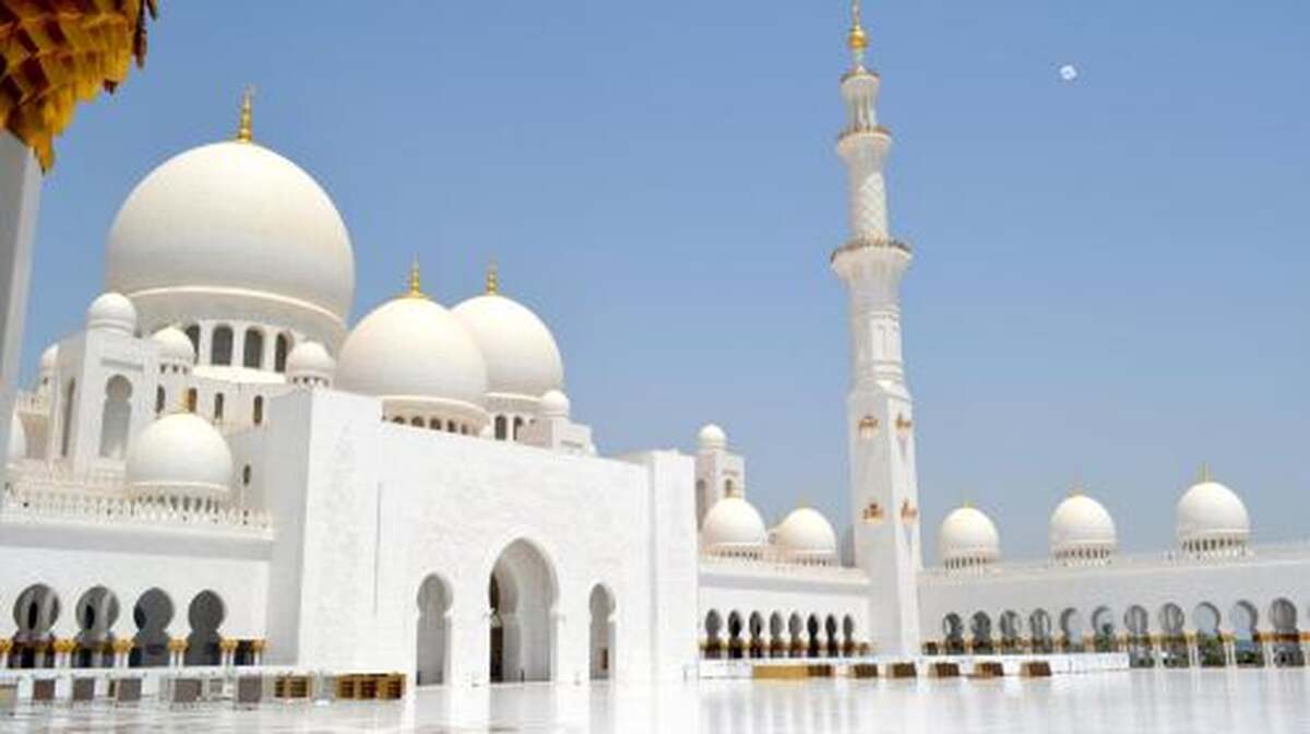 From Abu Dhabi Shared Tour: Warner Bros Magic with Abu Dhabi City Sights Day Tours - Main Image