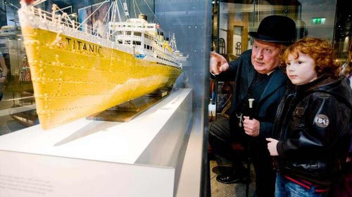 Giant's Causeway with the Titanic Exhibition and the best of Northern Ireland Day Tours - Main Image