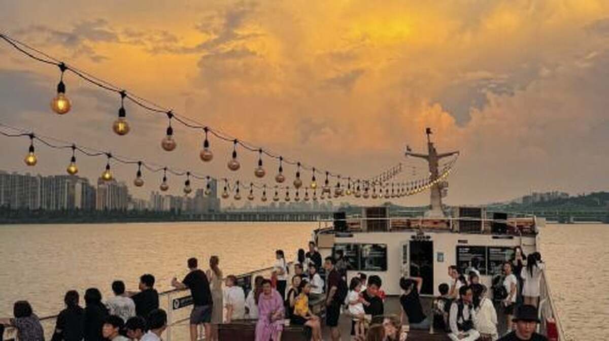 Seoul Night Tour Highlights | Gwangjang Market, Traditional Market Cuisine & Han River Cruise - Main Image