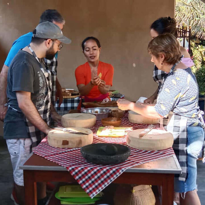 e1ec9859-e9b8-467c-bb8b-16781b2d2633_alt